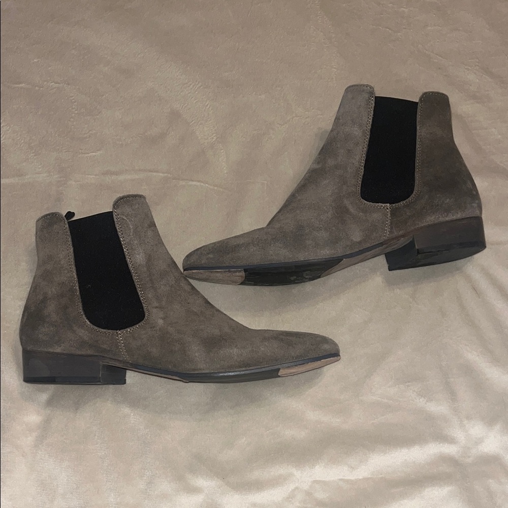 Women’s Suede Chelsea Boots
